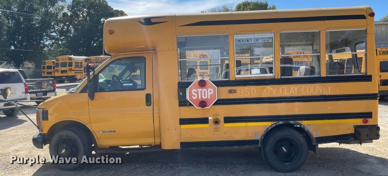image for item JD9347 2000 Chevrolet Express G3500  school bus