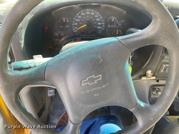 image for item JD9347 2000 Chevrolet Express G3500  school bus