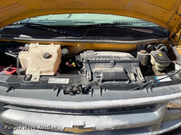 image for item JD9347 2000 Chevrolet Express G3500  school bus