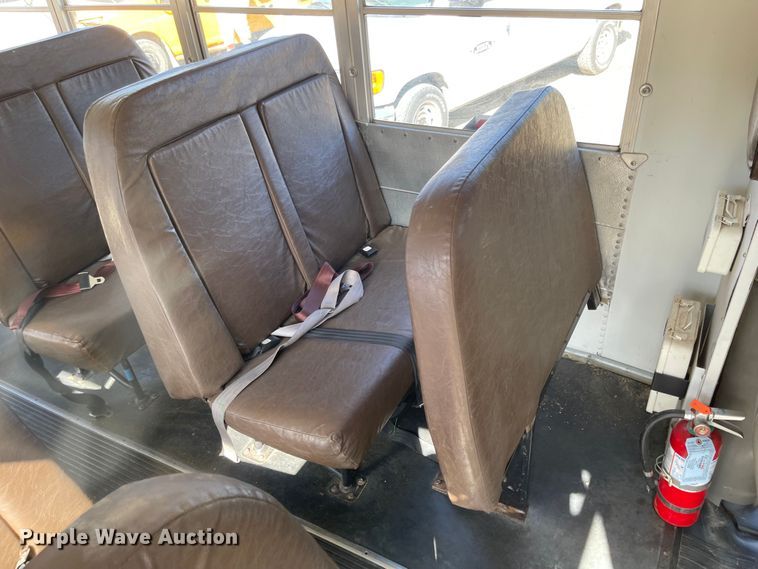 image for item JD9347 2000 Chevrolet Express G3500  school bus