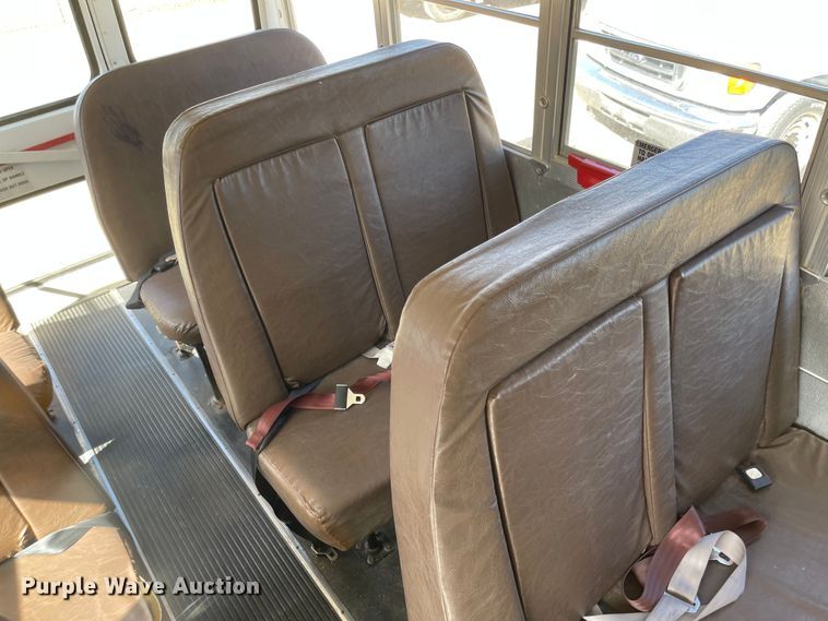 image for item JD9347 2000 Chevrolet Express G3500  school bus