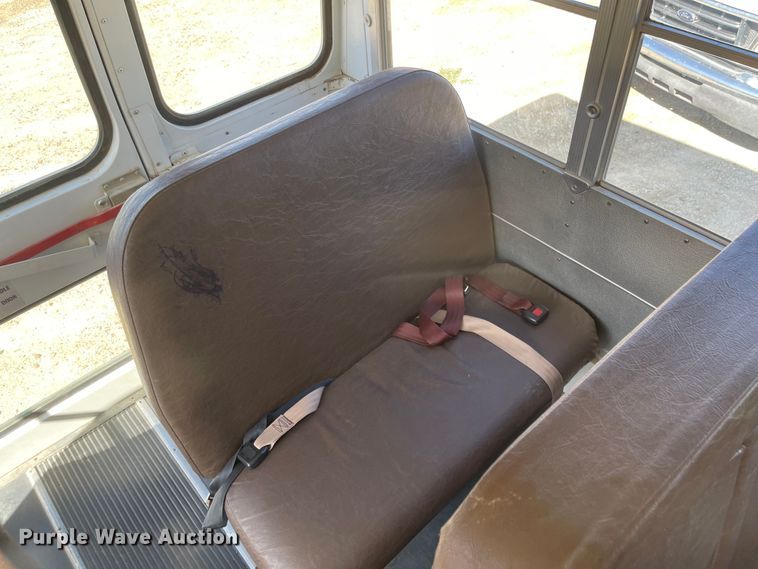 image for item JD9347 2000 Chevrolet Express G3500  school bus