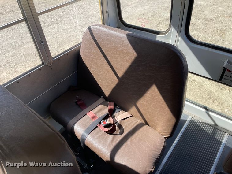 image for item JD9347 2000 Chevrolet Express G3500  school bus