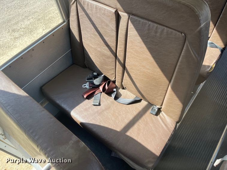 image for item JD9347 2000 Chevrolet Express G3500  school bus