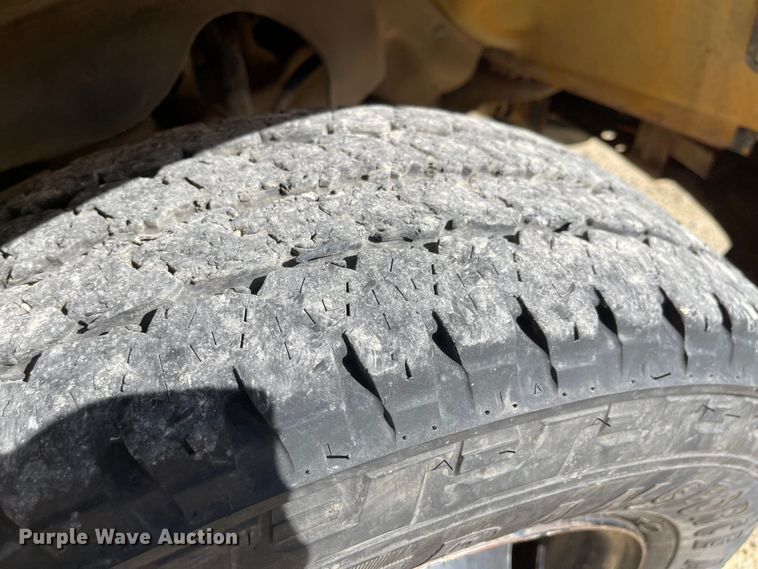 image for item JD9347 2000 Chevrolet Express G3500  school bus