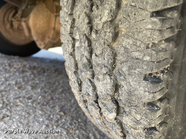 image for item JD9347 2000 Chevrolet Express G3500  school bus