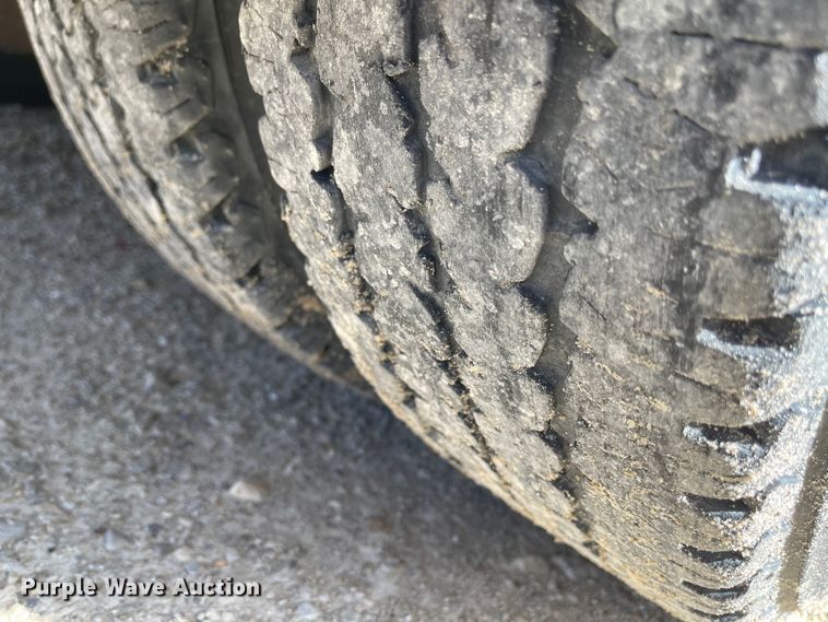 image for item JD9347 2000 Chevrolet Express G3500  school bus