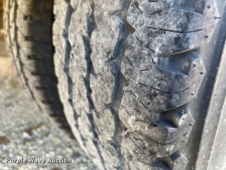 image for item JD9347 2000 Chevrolet Express G3500  school bus