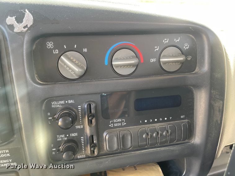 image for item JD9348 2000 Chevrolet Express 3500  school bus