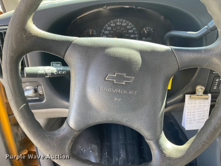 image for item JD9348 2000 Chevrolet Express 3500  school bus