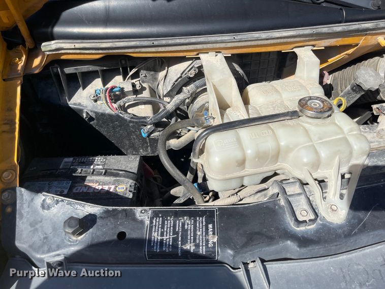 image for item JD9348 2000 Chevrolet Express 3500  school bus