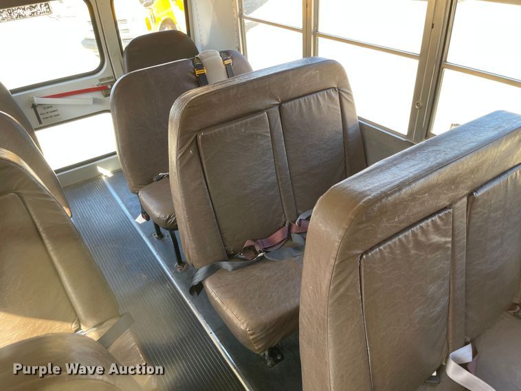 image for item JD9348 2000 Chevrolet Express 3500  school bus