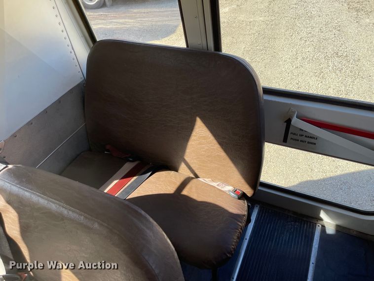 image for item JD9348 2000 Chevrolet Express 3500  school bus