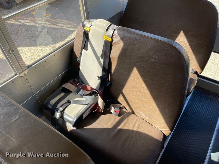 image for item JD9348 2000 Chevrolet Express 3500  school bus