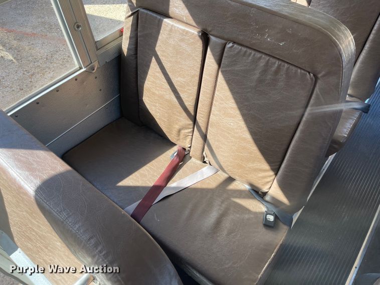 image for item JD9348 2000 Chevrolet Express 3500  school bus