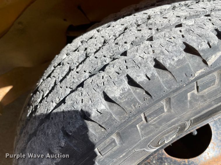 image for item JD9348 2000 Chevrolet Express 3500  school bus