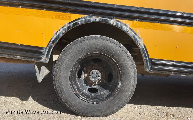 image for item JD9348 2000 Chevrolet Express 3500  school bus