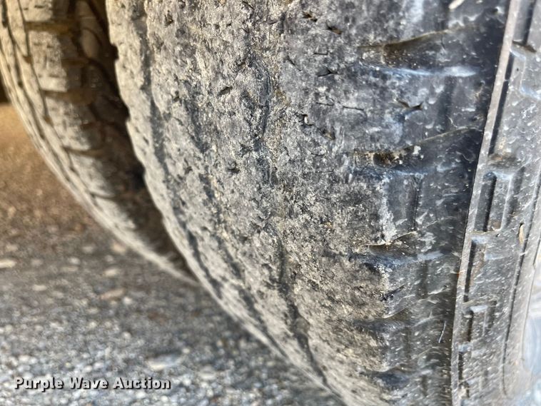 image for item JD9348 2000 Chevrolet Express 3500  school bus