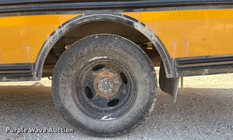 image for item JD9348 2000 Chevrolet Express 3500  school bus