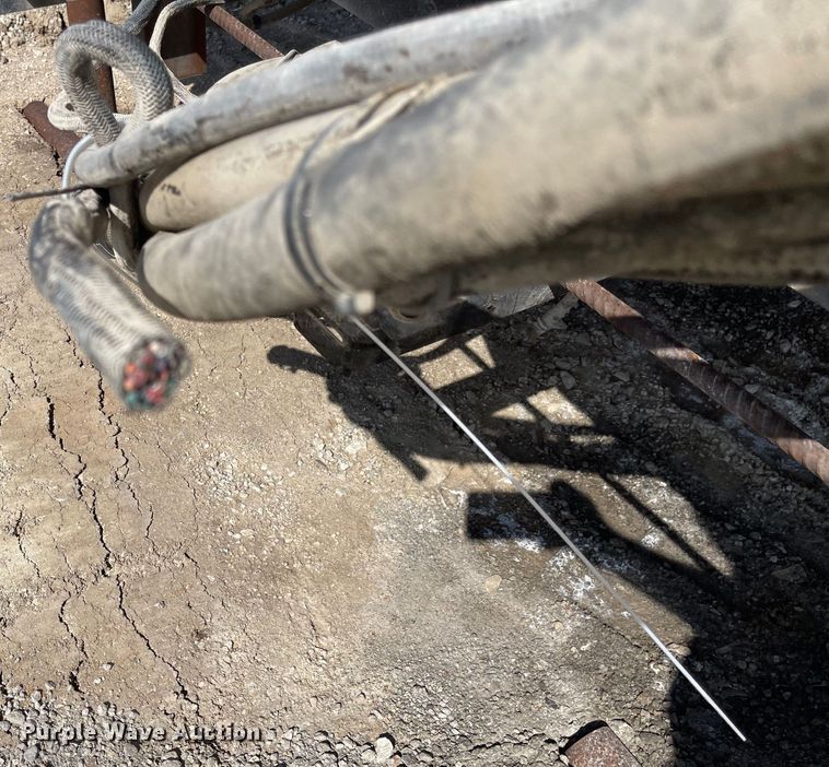 image for item JF9030 Etnyre Black-Topper  oil distributor bed