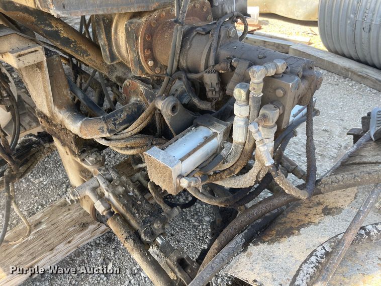 image for item JF9030 Etnyre Black-Topper  oil distributor bed