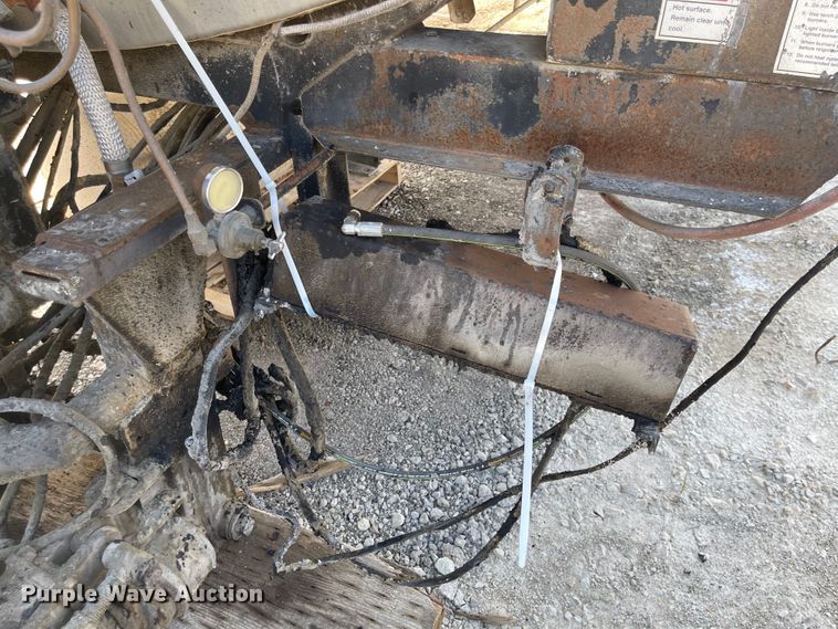 image for item JF9030 Etnyre Black-Topper  oil distributor bed