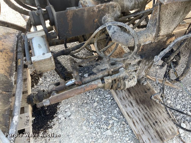 image for item JF9030 Etnyre Black-Topper  oil distributor bed