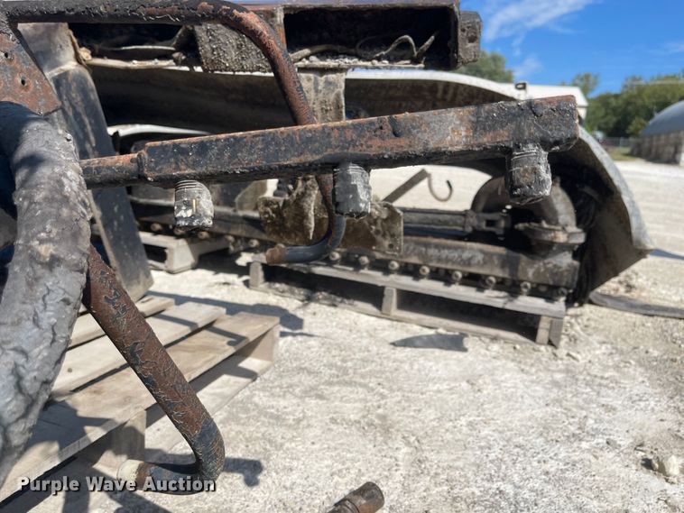 image for item JF9030 Etnyre Black-Topper  oil distributor bed