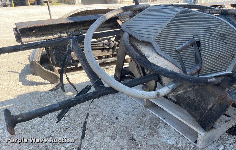 image for item JF9030 Etnyre Black-Topper  oil distributor bed