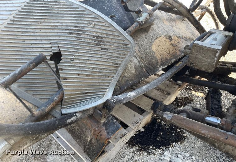 image for item JF9030 Etnyre Black-Topper  oil distributor bed