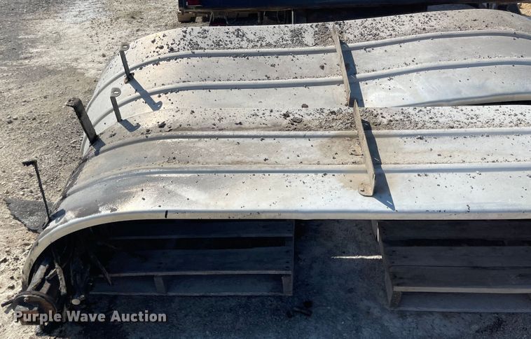 image for item JF9030 Etnyre Black-Topper  oil distributor bed