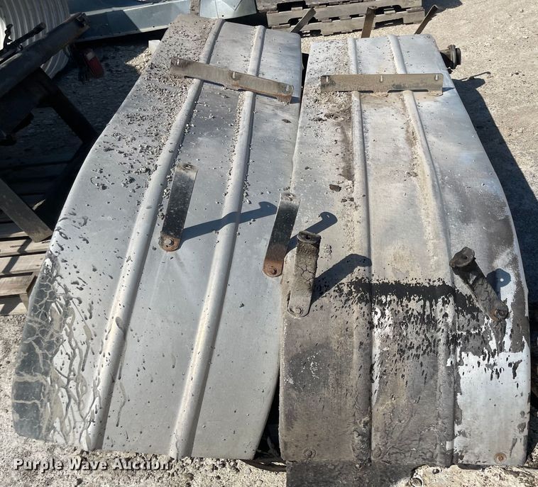 image for item JF9030 Etnyre Black-Topper  oil distributor bed