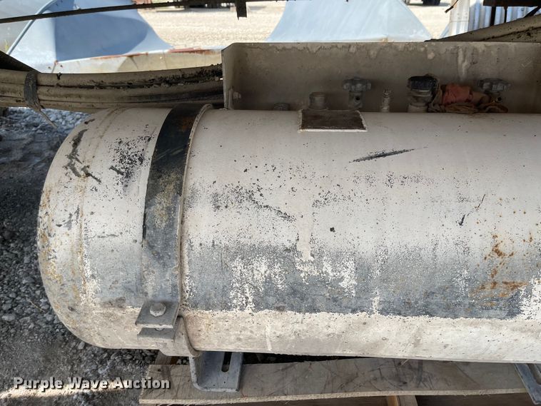 image for item JF9030 Etnyre Black-Topper  oil distributor bed