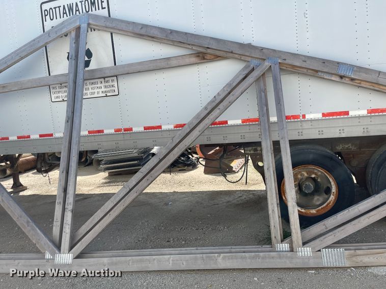 image for item JF9031 (3) wood trusses