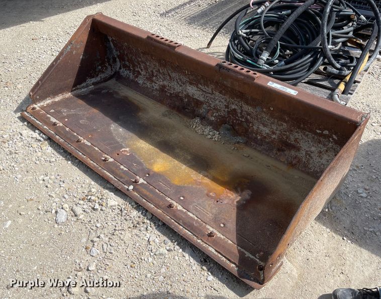image for item JF9032 Bobcat  skid steer bucket