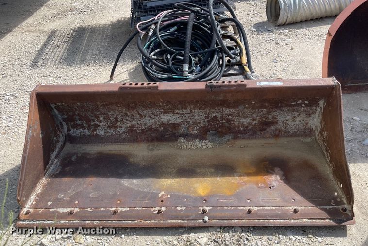 image for item JF9032 Bobcat  skid steer bucket