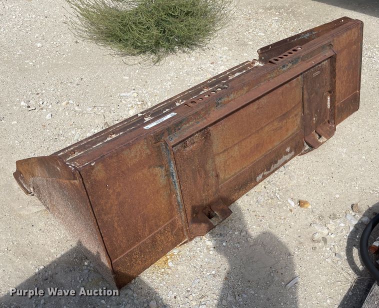 image for item JF9032 Bobcat  skid steer bucket