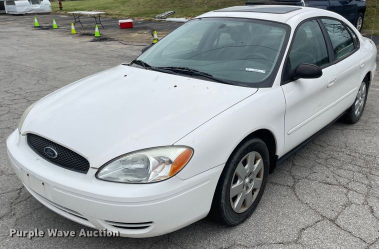 image for item JF9058 2004 Ford Taurus