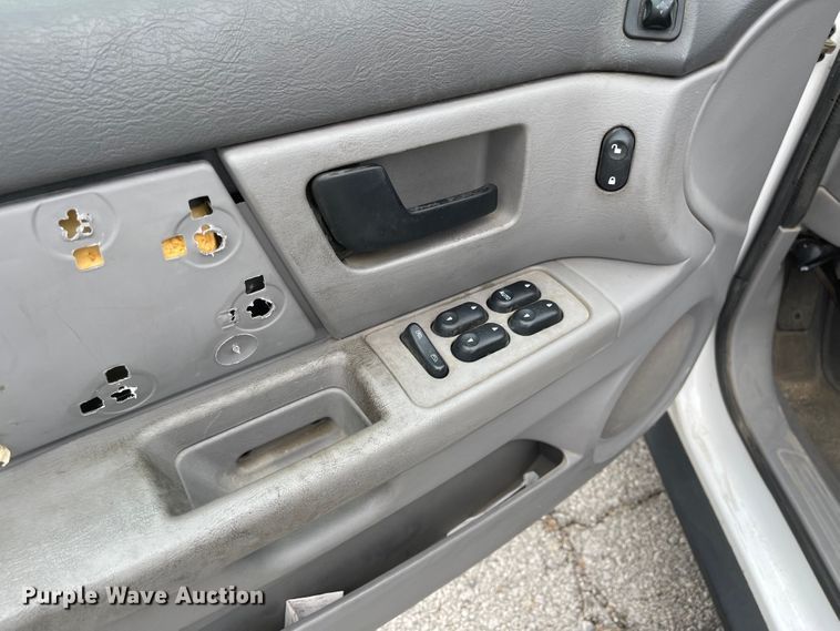 image for item JF9058 2004 Ford Taurus