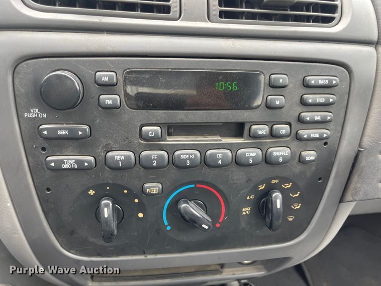 image for item JF9058 2004 Ford Taurus