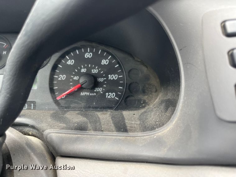 image for item JF9058 2004 Ford Taurus