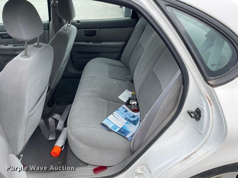 image for item JF9058 2004 Ford Taurus