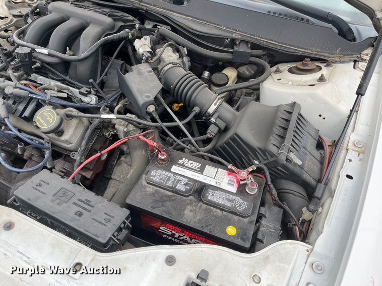 image for item JF9058 2004 Ford Taurus