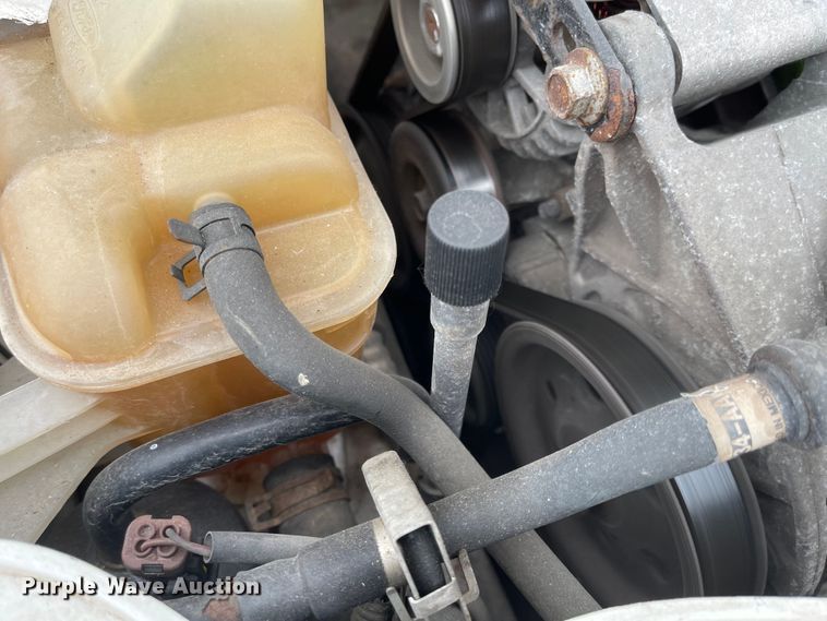 image for item JF9058 2004 Ford Taurus