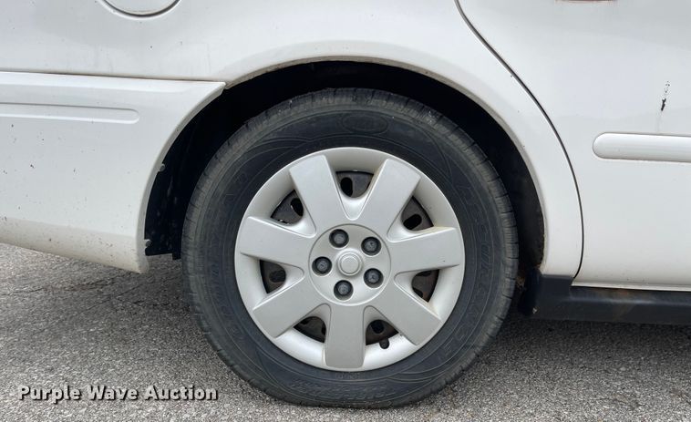 image for item JF9058 2004 Ford Taurus