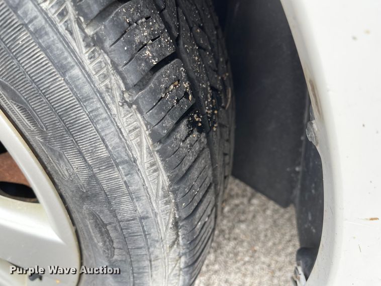 image for item JF9058 2004 Ford Taurus