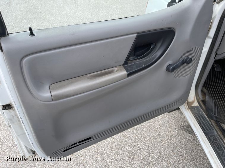 image for item JF9064 1995 Ford Ranger XL  pickup truck
