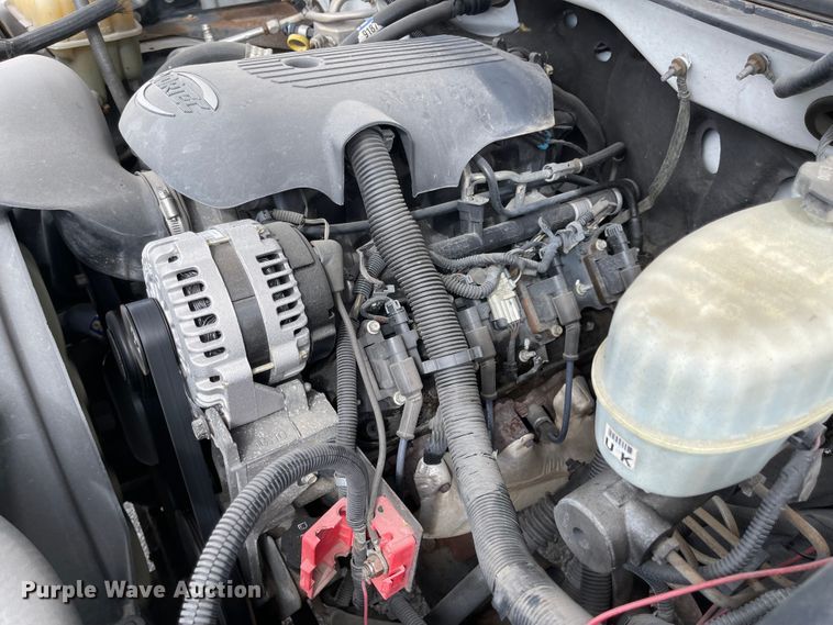 image for item JF9066 2005 Chevrolet Silverado 2500HD  utility bed pickup truck