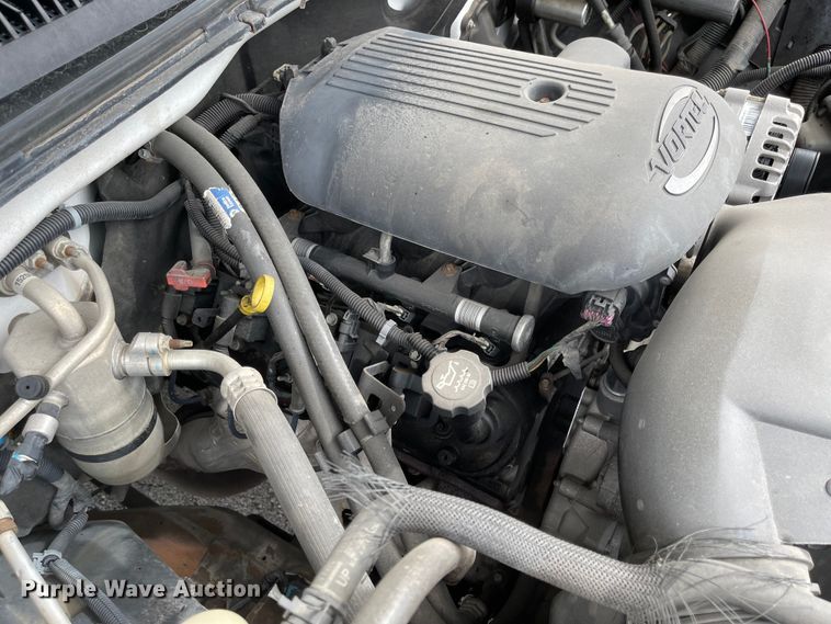 image for item JF9066 2005 Chevrolet Silverado 2500HD  utility bed pickup truck