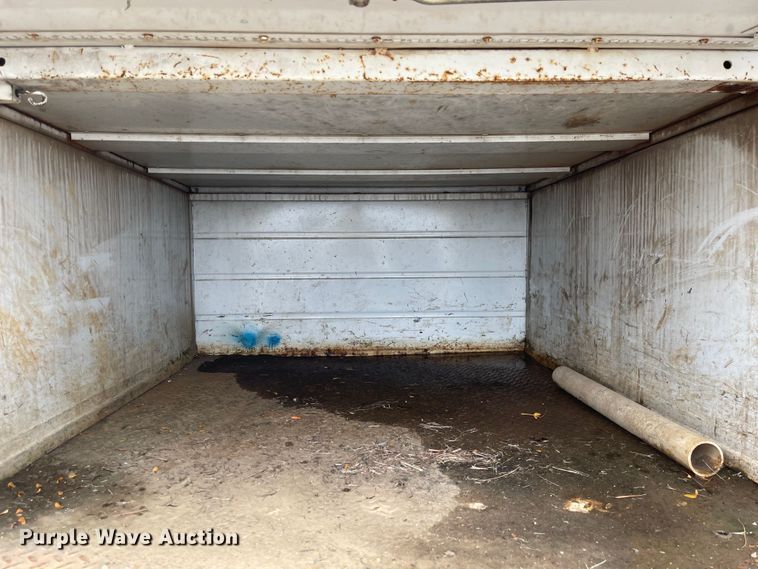 image for item JF9066 2005 Chevrolet Silverado 2500HD  utility bed pickup truck